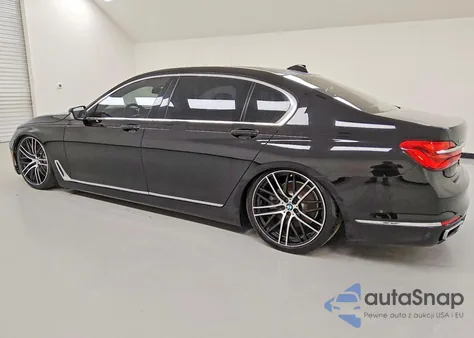 2016 BMW 750 Xi z USA, uszkodzony, nr VIN WBA7F2C51GG417920